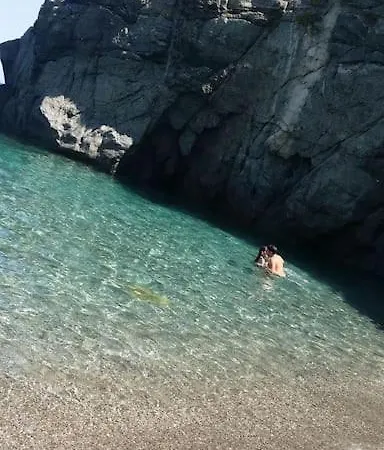Laguna Blu Davanti Alle Isole Eolie *